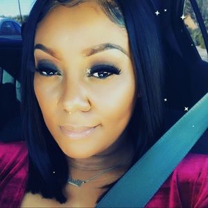 Meet your Posher, Monique